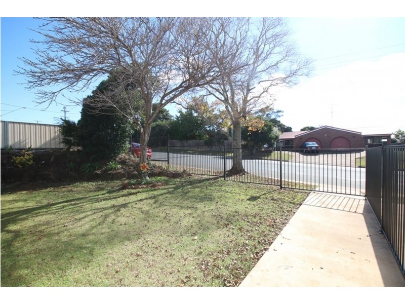 386 Stenner Street, Kearneys Spring QLD 4350