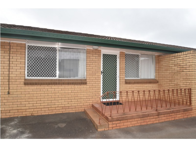 2/15 Perth Street, Rangeville QLD 4350