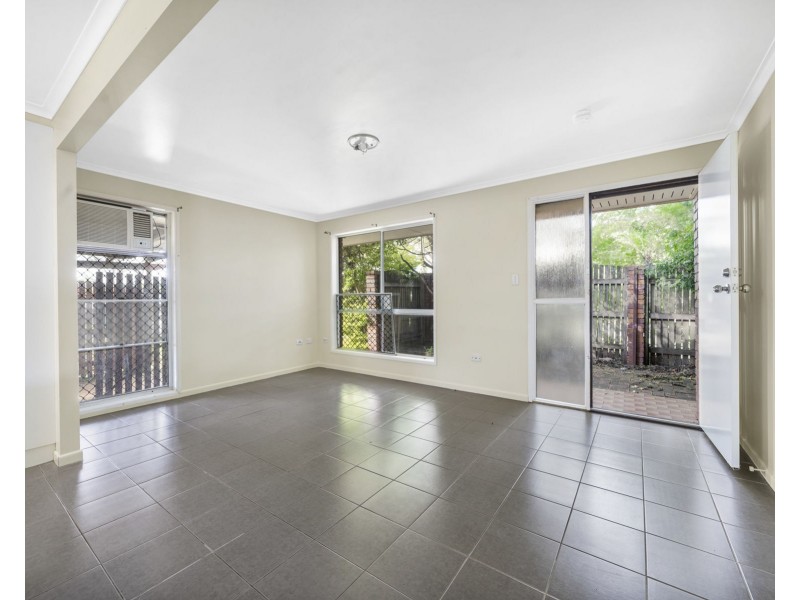 11 Wine Drive, Wilsonton Heights QLD 4350