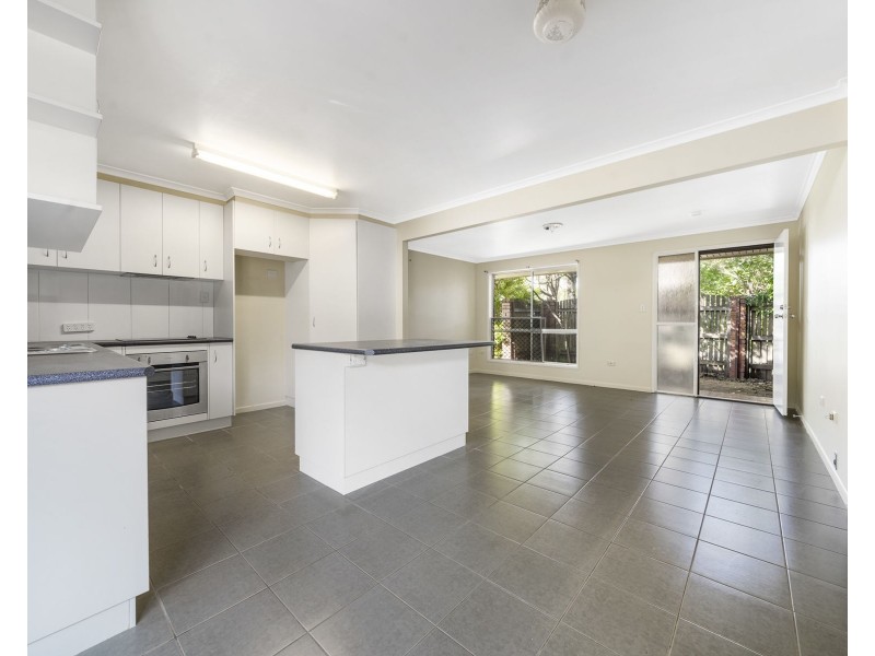 11 Wine Drive, Wilsonton Heights QLD 4350