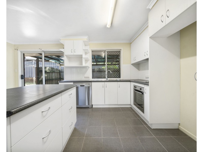 11 Wine Drive, Wilsonton Heights QLD 4350