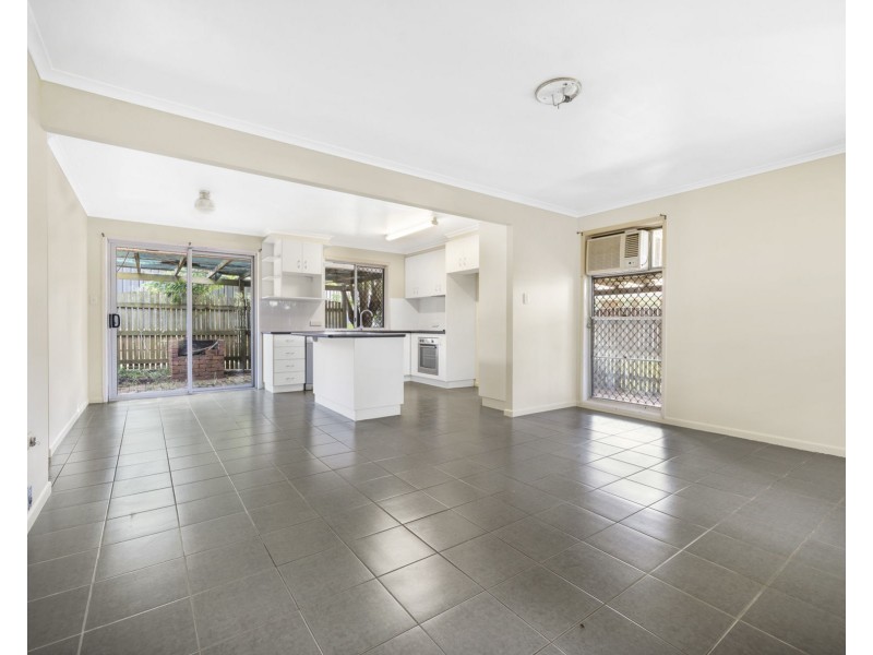 11 Wine Drive, Wilsonton Heights QLD 4350