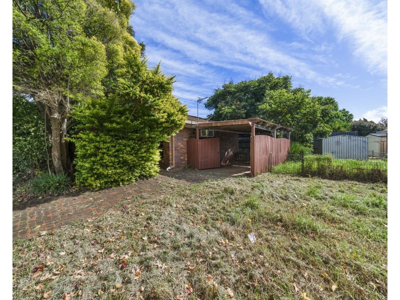 11 Wine Drive, Wilsonton Heights QLD 4350