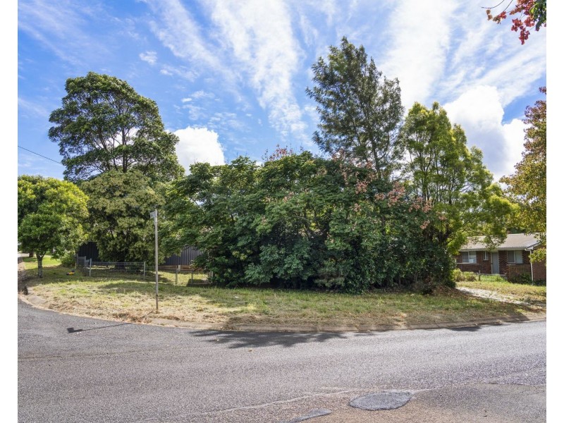 11 Wine Drive, Wilsonton Heights QLD 4350