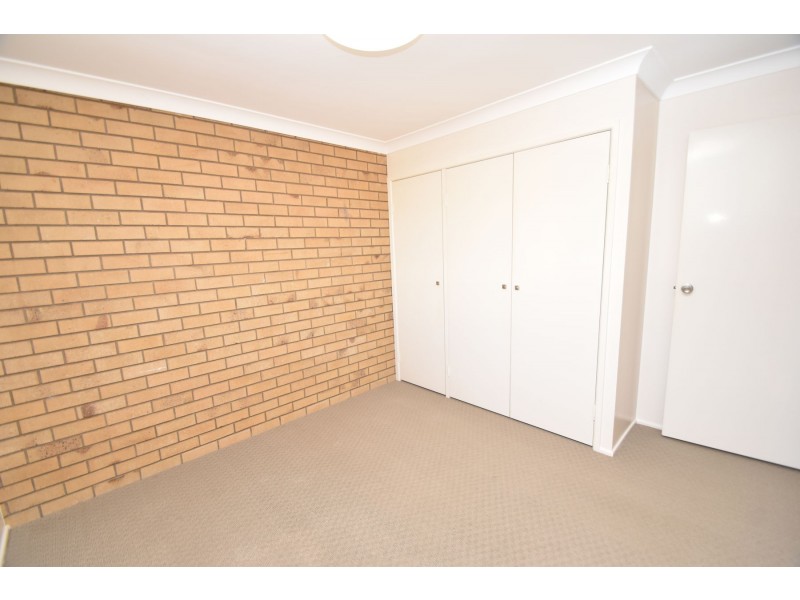 2/17 Hoepper Street, Kearneys Spring QLD 4350