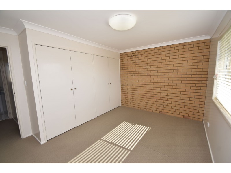 2/17 Hoepper Street, Kearneys Spring QLD 4350