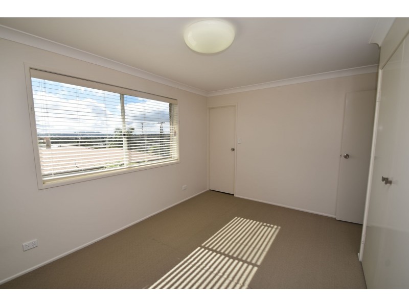 2/17 Hoepper Street, Kearneys Spring QLD 4350