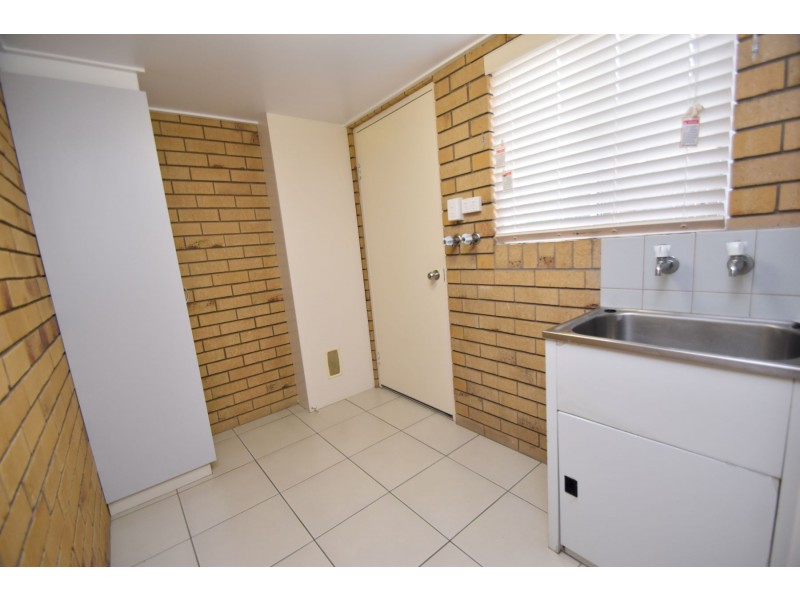 2/17 Hoepper Street, Kearneys Spring QLD 4350