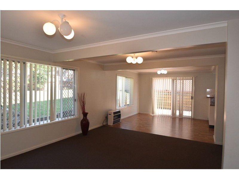 1/19a Gladstone Street, Newtown QLD 4350