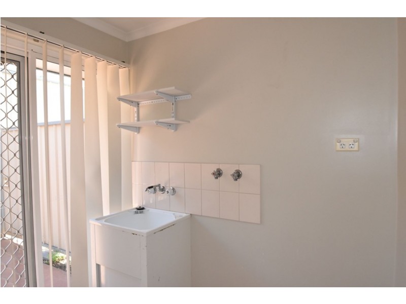 1/19a Gladstone Street, Newtown QLD 4350