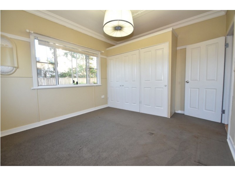 15 Bullock Street, Rockville QLD 4350