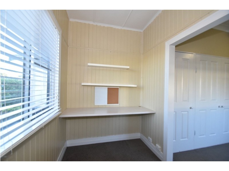 15 Bullock Street, Rockville QLD 4350