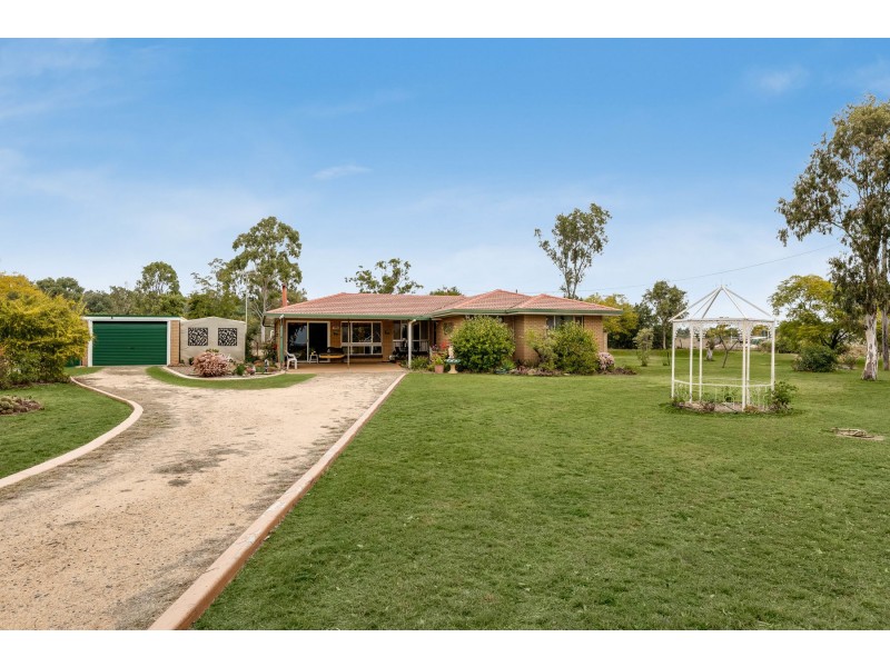 49 4AK Road, Oakey QLD 4401