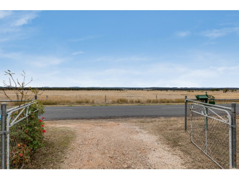 49 4AK Road, Oakey QLD 4401