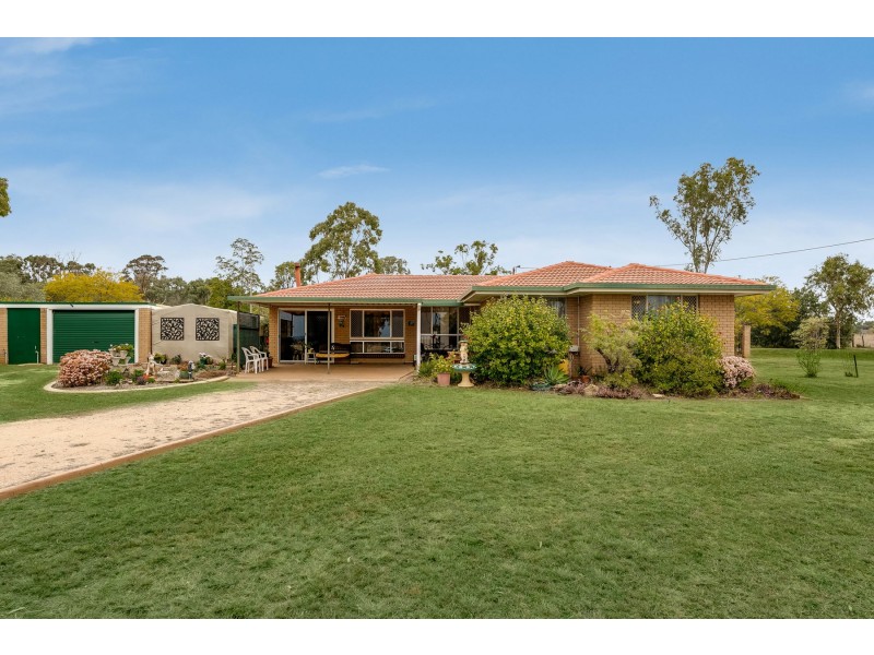 49 4AK Road, Oakey QLD 4401