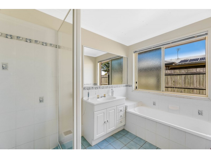 583 Hume Street, Kearneys Spring QLD 4350