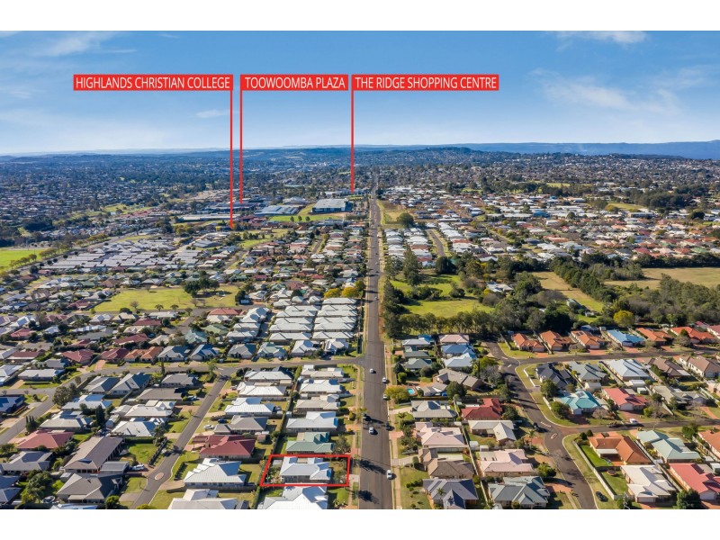 583 Hume Street, Kearneys Spring QLD 4350