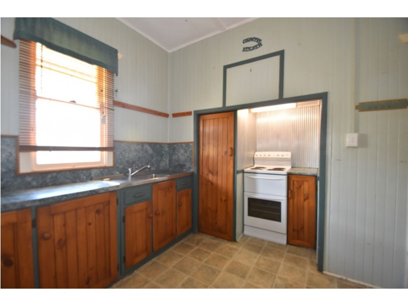 27 Ocean Street, Rangeville QLD 4350