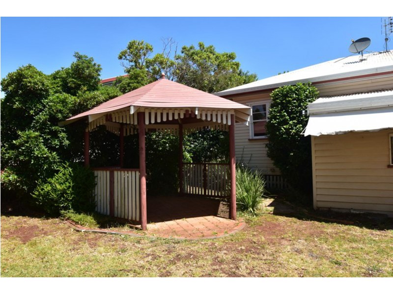 27 Ocean Street, Rangeville QLD 4350