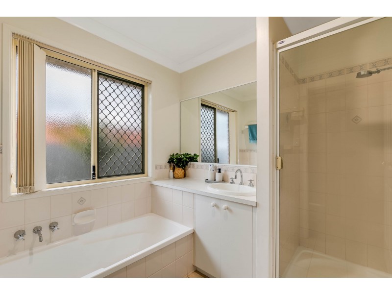 10 Goodman Court, Middle Ridge QLD 4350