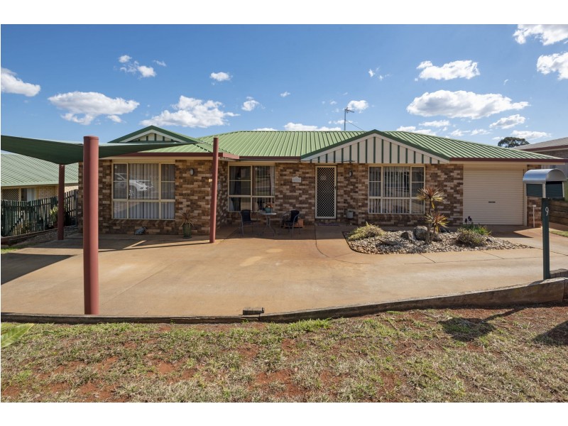 9 Candlebark Court, Glenvale QLD 4350