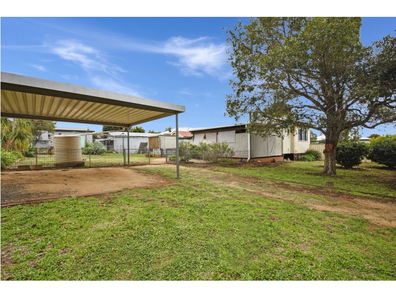 2 Farquharson Street, Harristown QLD 4350