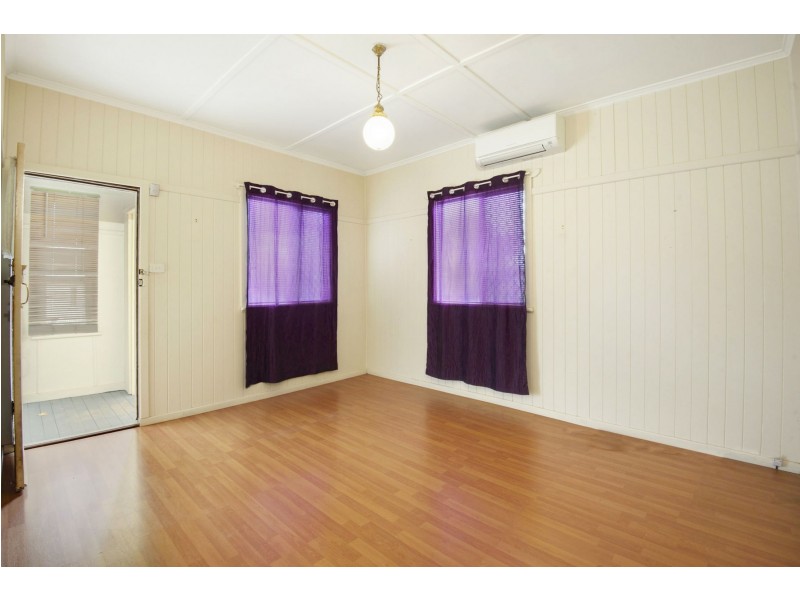 2 Farquharson Street, Harristown QLD 4350