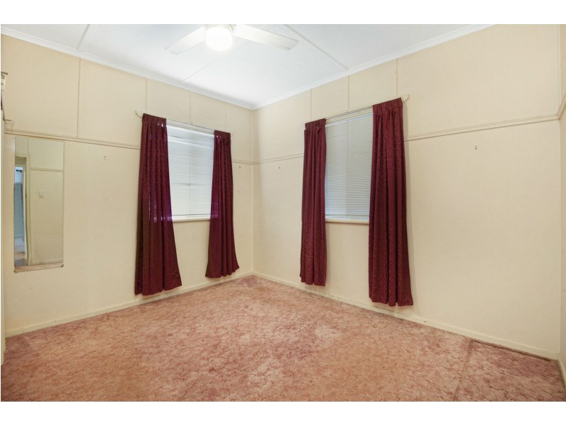 2 Farquharson Street, Harristown QLD 4350