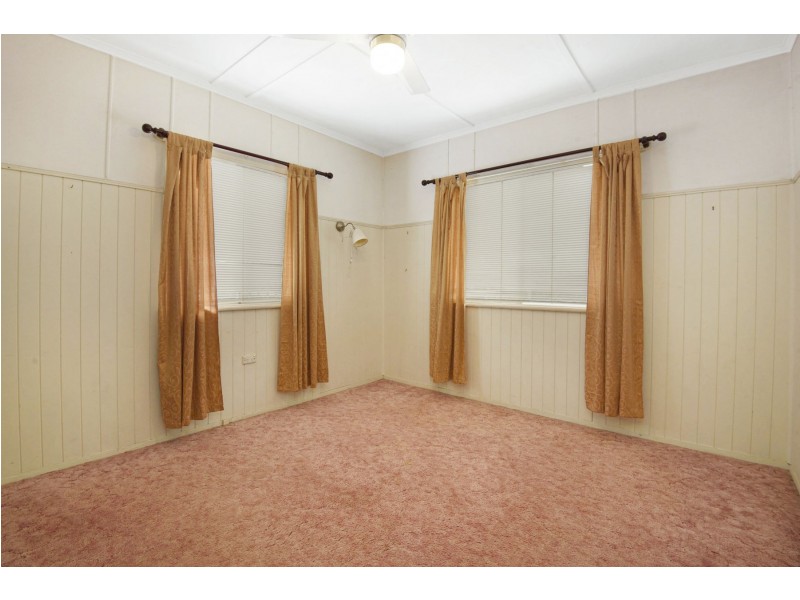 2 Farquharson Street, Harristown QLD 4350