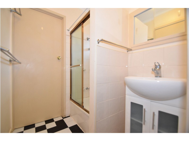 2/60 Wooldridge Street, Mount Lofty QLD 4350