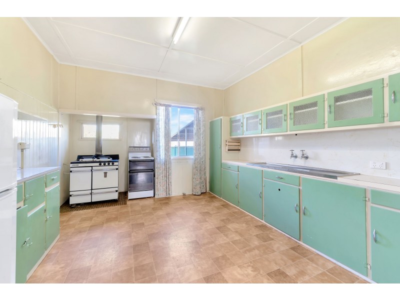 104 Water Street, South Toowoomba QLD 4350