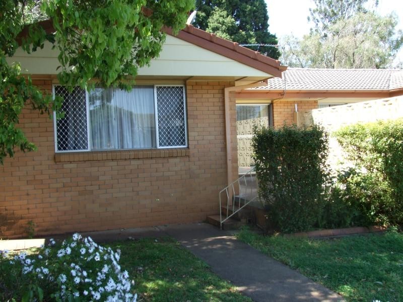 3/20 Glendower Street, Mount Lofty QLD 4350