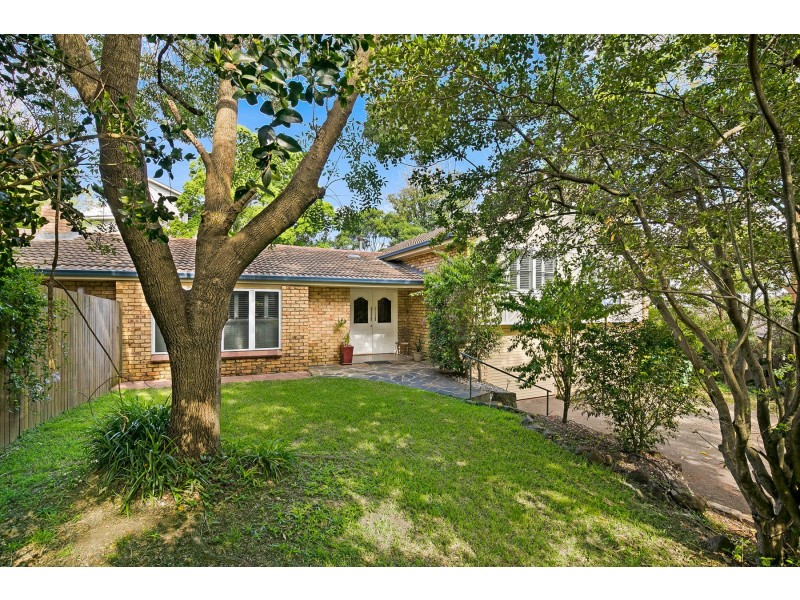 42 Mackenzie Street, Mount Lofty QLD 4350