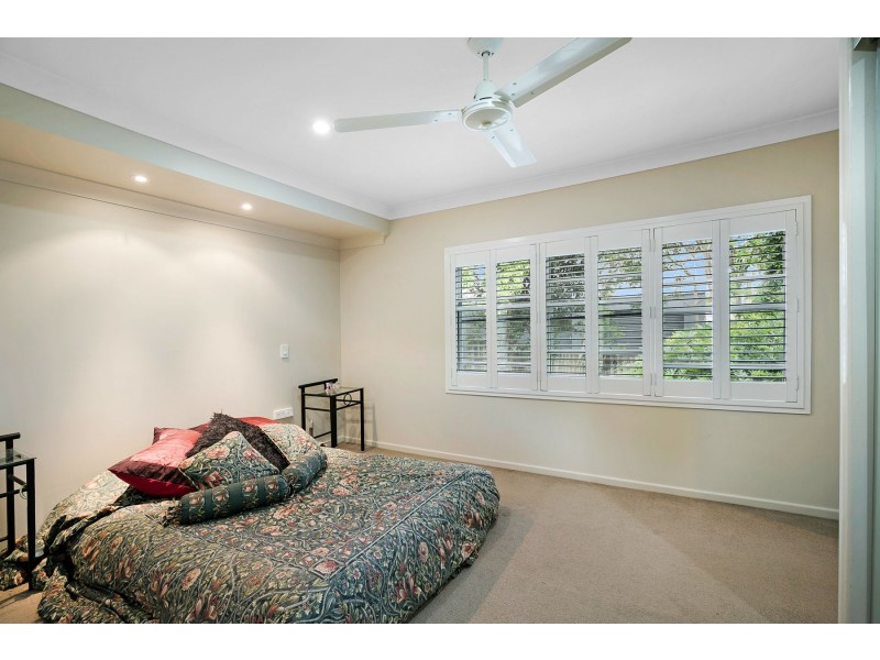 42 Mackenzie Street, Mount Lofty QLD 4350