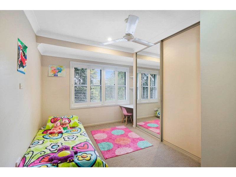 42 Mackenzie Street, Mount Lofty QLD 4350