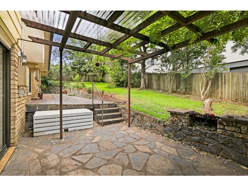 42 Mackenzie Street, Mount Lofty QLD 4350