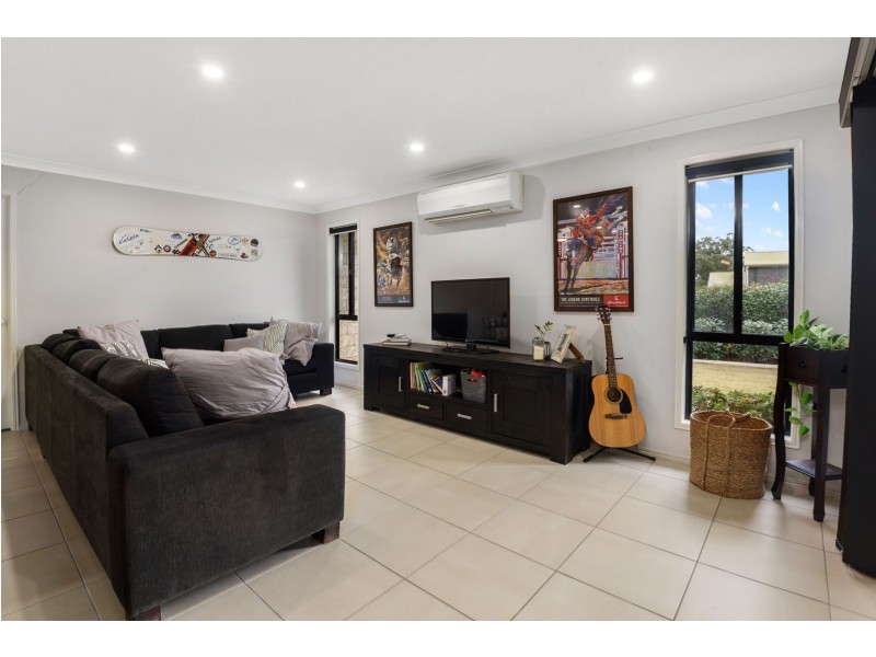 6 Mocatta Street, Goombungee QLD 4354