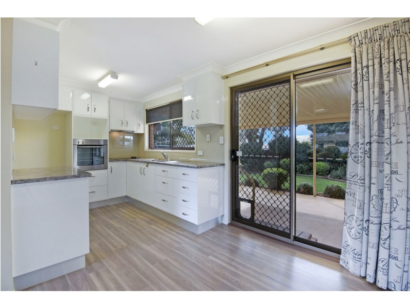 24 Cabarita Crescent, Glenvale QLD 4350