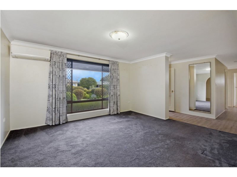 24 Cabarita Crescent, Glenvale QLD 4350