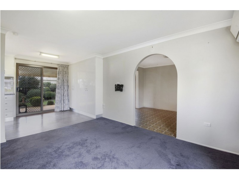 24 Cabarita Crescent, Glenvale QLD 4350