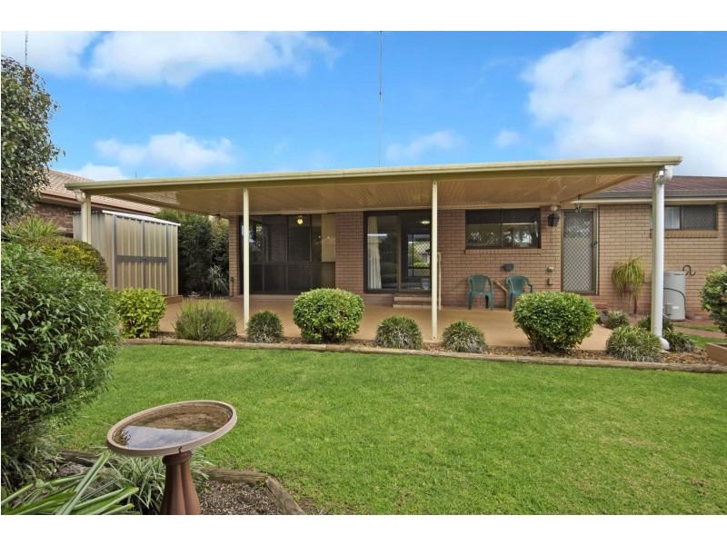 24 Cabarita Crescent, Glenvale QLD 4350