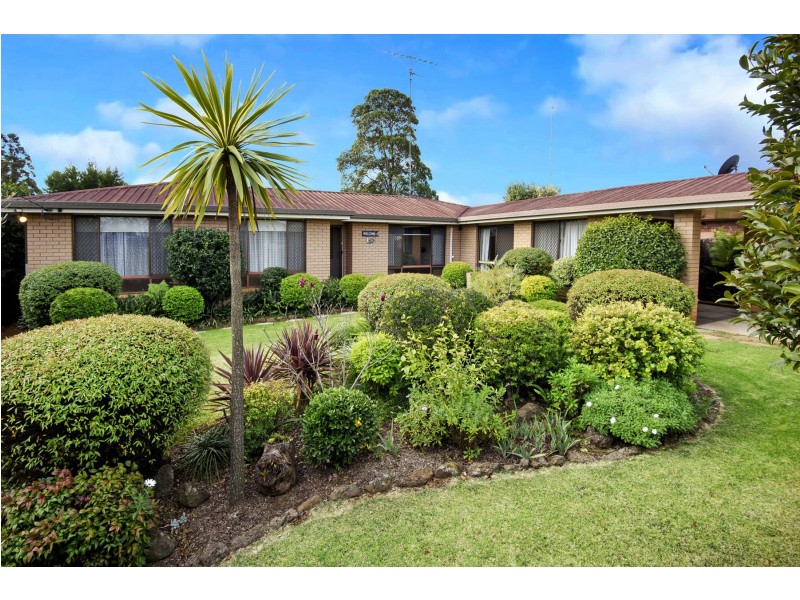 24 Cabarita Crescent, Glenvale QLD 4350