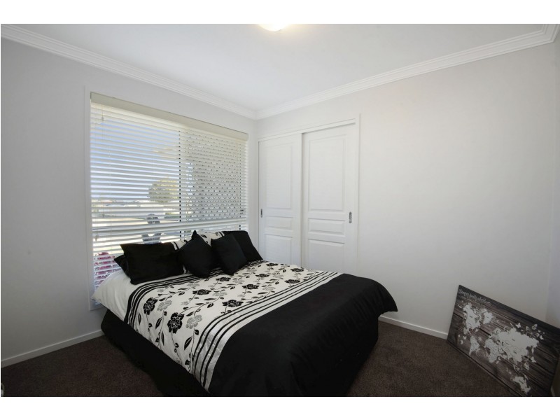 16 Whitman Street, Westbrook QLD 4350