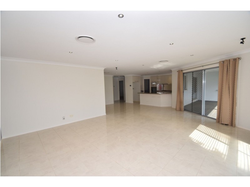 12 Quail Street, Rangeville QLD 4350