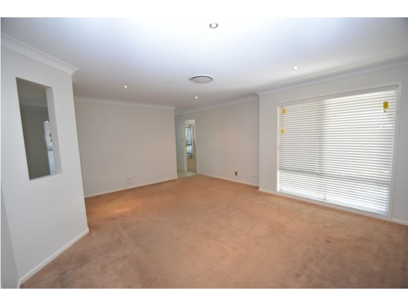 12 Quail Street, Rangeville QLD 4350