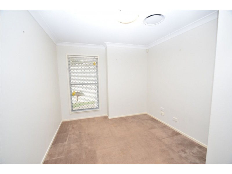 12 Quail Street, Rangeville QLD 4350