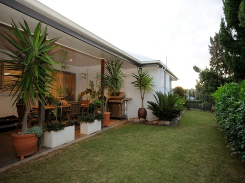 12 Quail Street, Rangeville QLD 4350