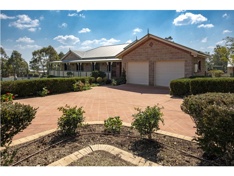 2A Maureen Court, Cotswold Hills QLD 4350