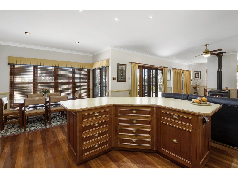 2A Maureen Court, Cotswold Hills QLD 4350