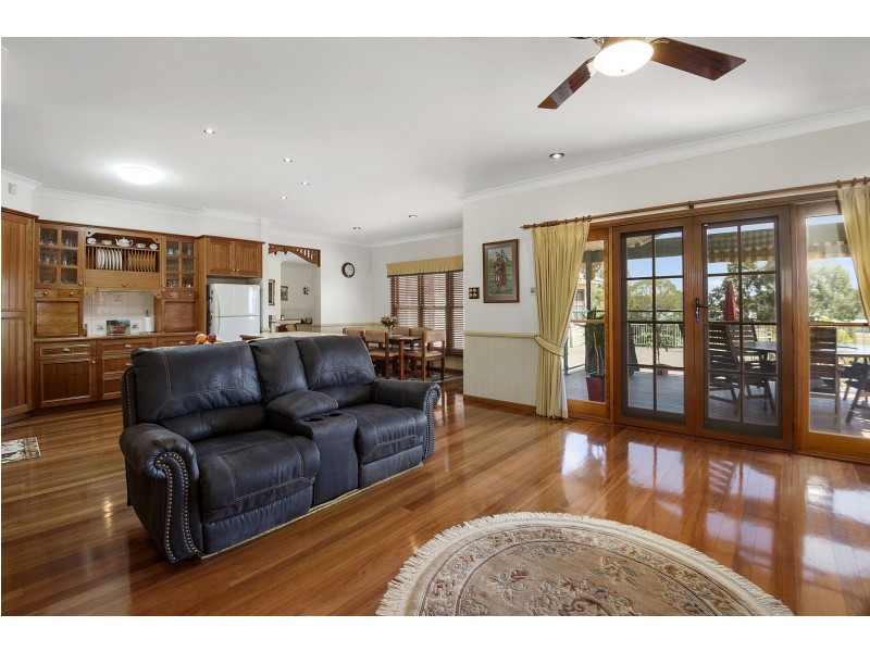 2A Maureen Court, Cotswold Hills QLD 4350